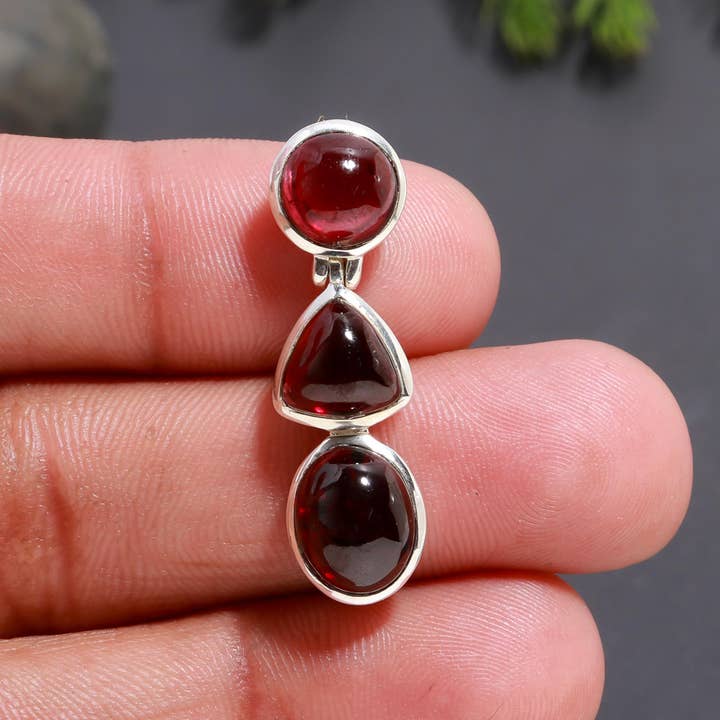 AG 925 JEWELLERY - Wholesale Individual Charm/Pendant - 925 Silver Triple Garnet Drop Pendant1