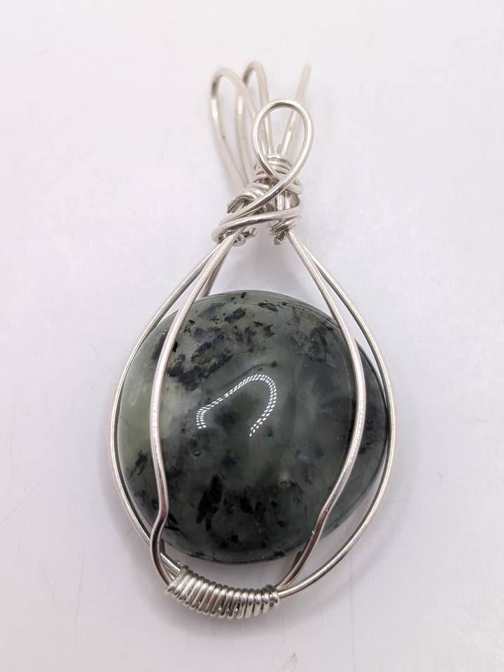 Prehniet Sterling Zilveren Gewikkelde Hanger voor wholesale door Moonbeam Healing