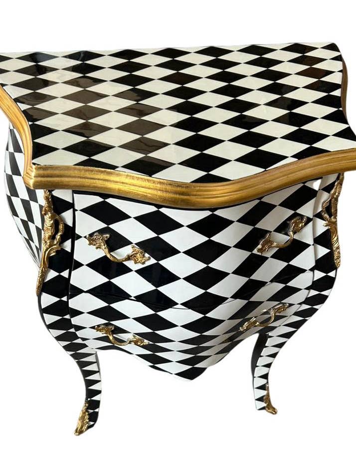 Commode à damier Louis XV, tiroirs noir blanc or, style courtois pour la vente par MALuxury Furniture