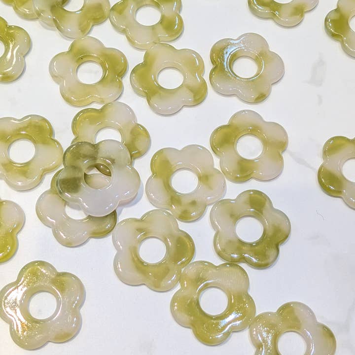 LOLO & YAYA – wholesale Emergency response charm – Flower pendant 2cm, 1.5O euros / u18