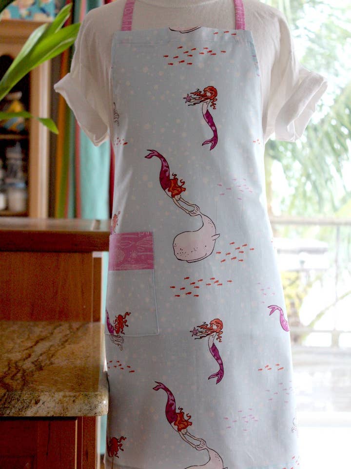 Tablier enfant Adella pour la vente par The Blue Peony