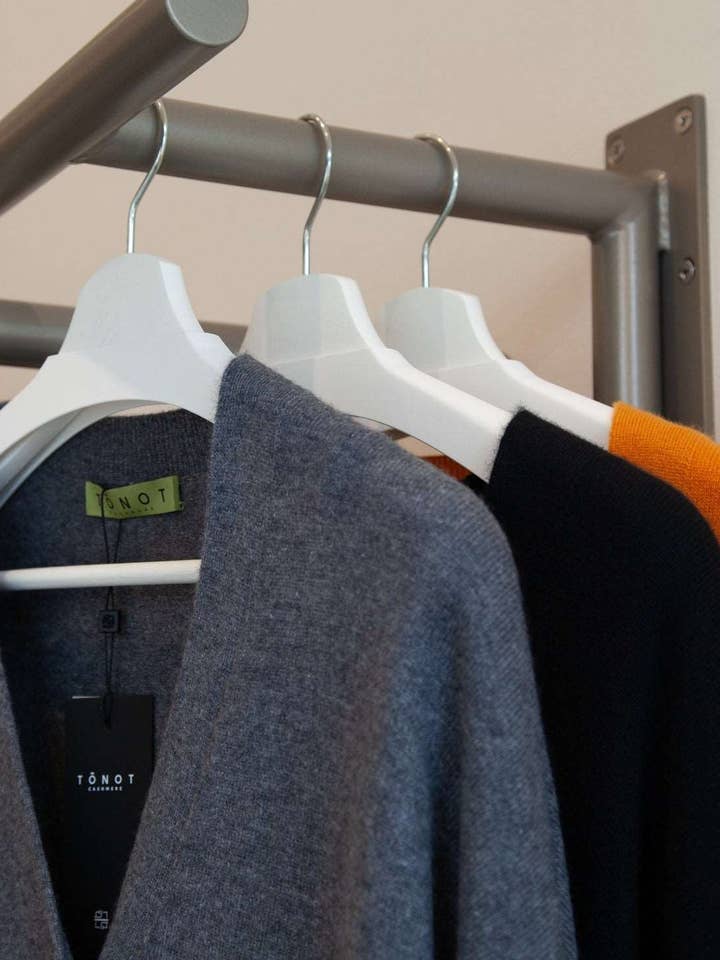 Apricity Cashmere - Wholesale Cardigan - Women's - Cashmere Loose Pocket Cardigan7