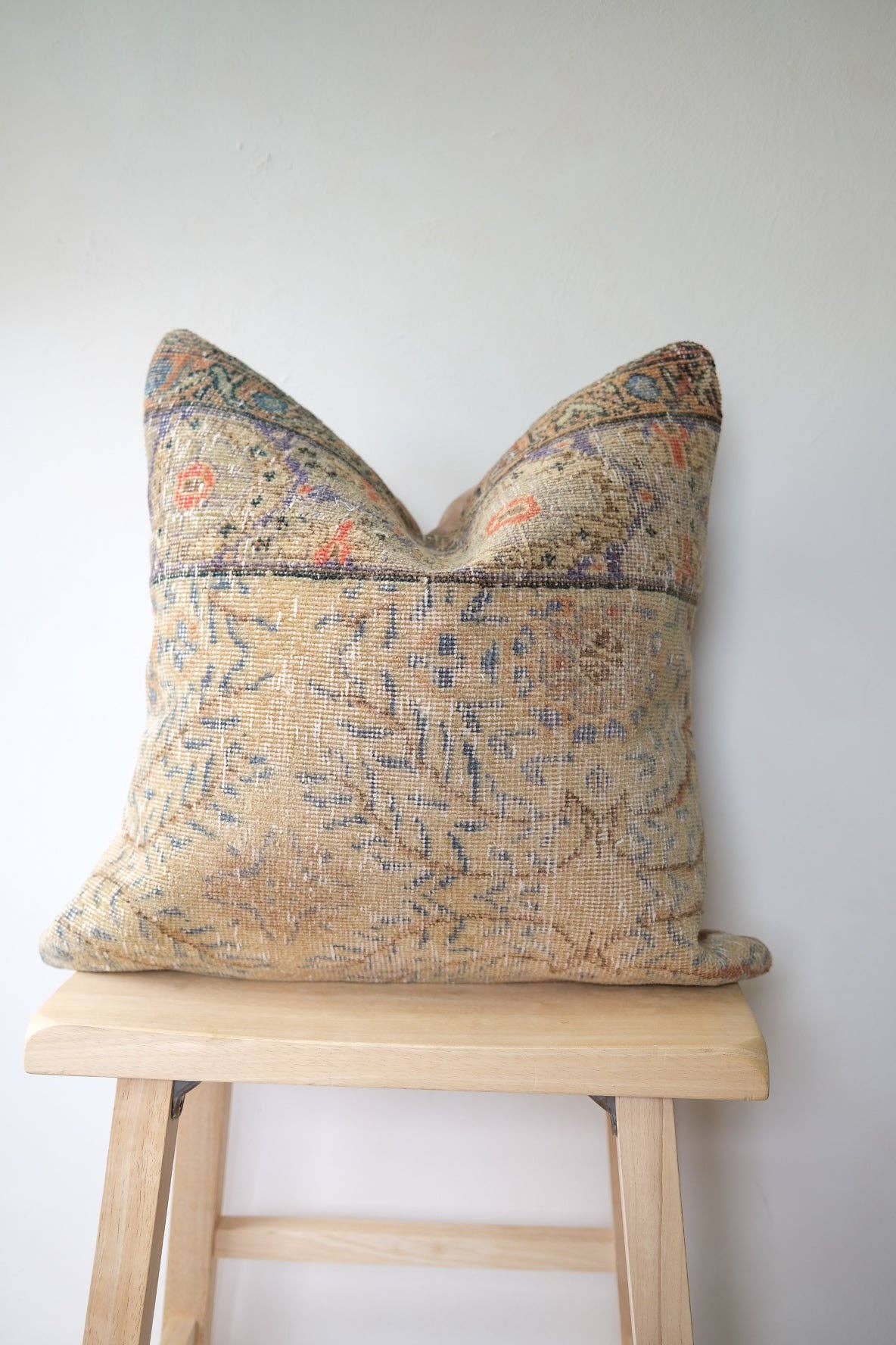 Twenty Third by Deanne - Wholesale Decoratief kussen - Sola Turkse Kussen Var. 10