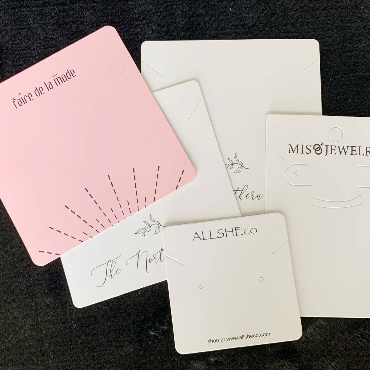 Zakka - Vente Supports et présentoirs à bijoux - Cartes personnalisées pour bijoux avec logo, toutes tailles et formes0