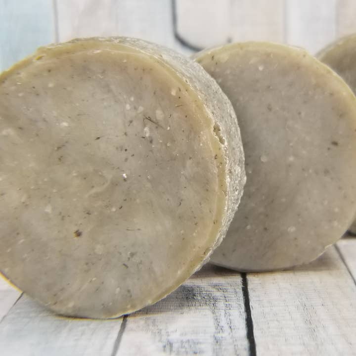 Pip & Lola's Everything Homemade - Wholesale Shampoo Puck/Solid Shampoo - Neantog - Stinging Nettle Lavender and Tea Tree Shampoo Bar