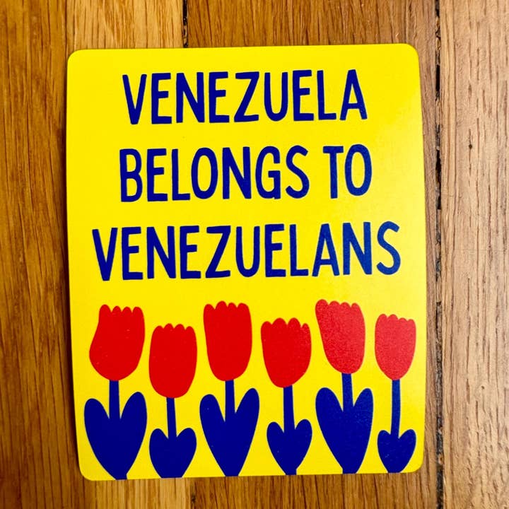 Autocollant en vinyle imperméable Solidarité Venezuela pour la vente par Anna Liz Heart Designs