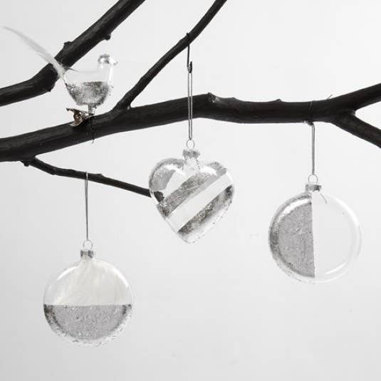 Amaya Rose Ltd. – wholesale Ornament set – 6 x 8cm Glass Round Hanging Bauble Ornaments. We4