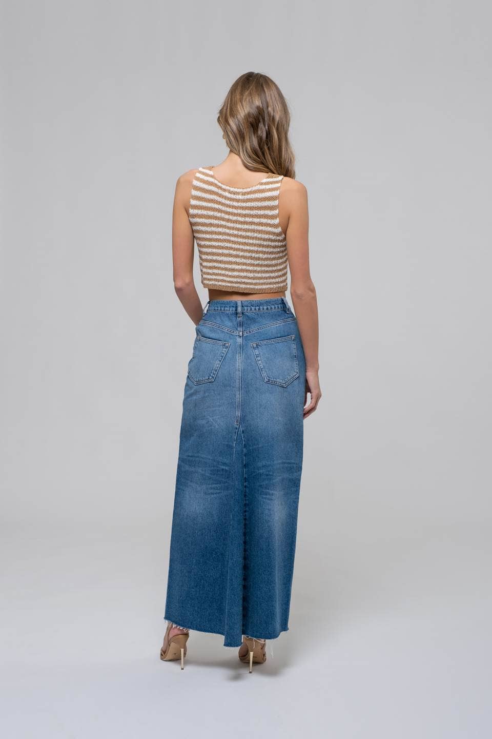 The Workshop Studio - Vendita all'ingrosso Gilè imbottito - Donna - Gilet a maglia crochet a righe con scollo a V e chiusura frontale con gancetto11