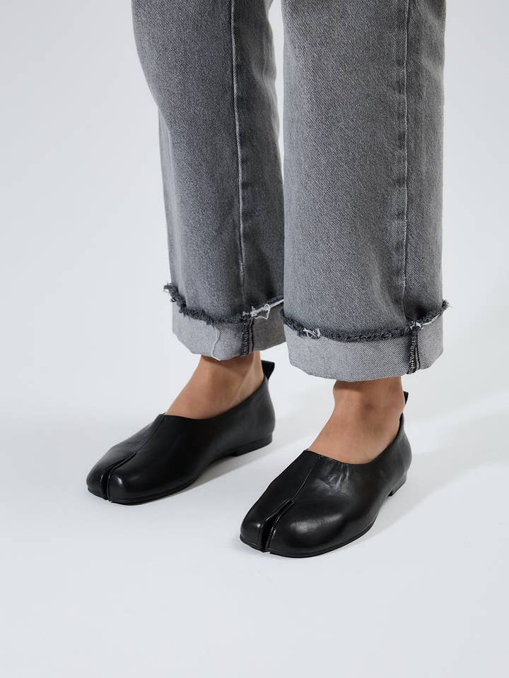 LONZA SHOES - Wholesale Flats - Women's - Akaste Black