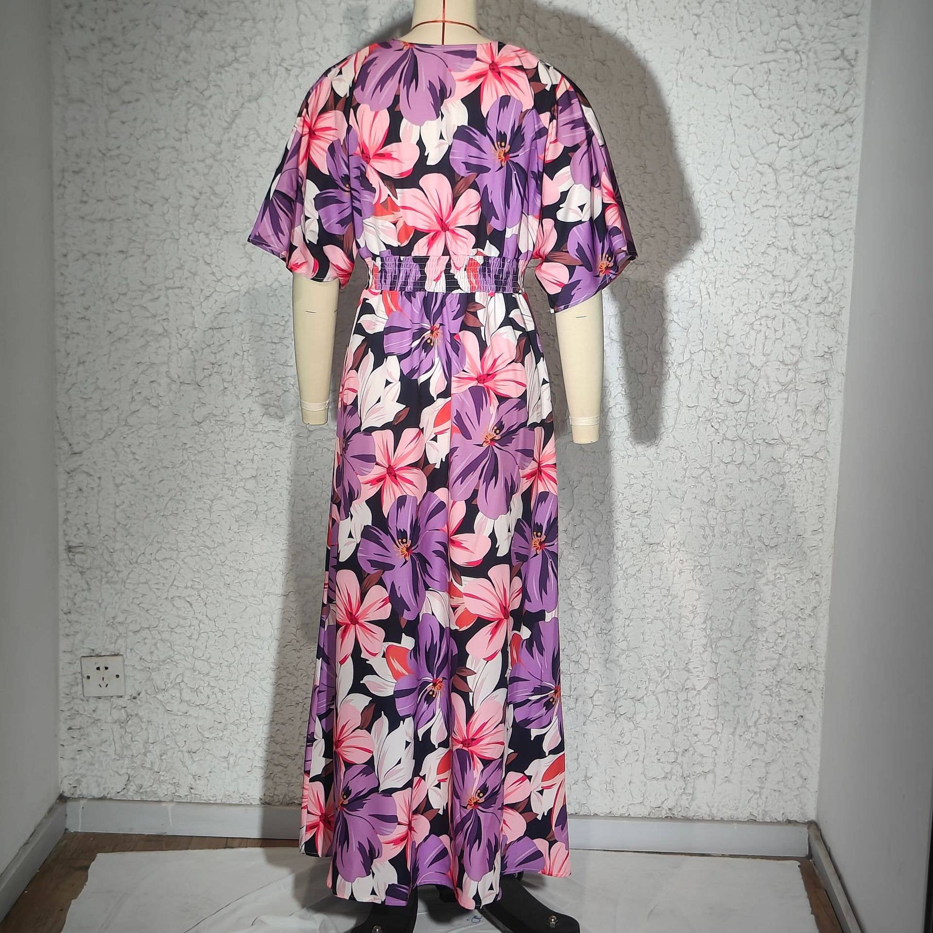 Lily Clothing - Wholesale Dress - Women's - High waist fashion print V-neck high slit waist dress14