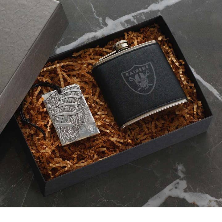 Ensemble cadeau flasque de voyage et étiquette de bagage NFL Las Vegas Raiders pour la vente par Wendell August