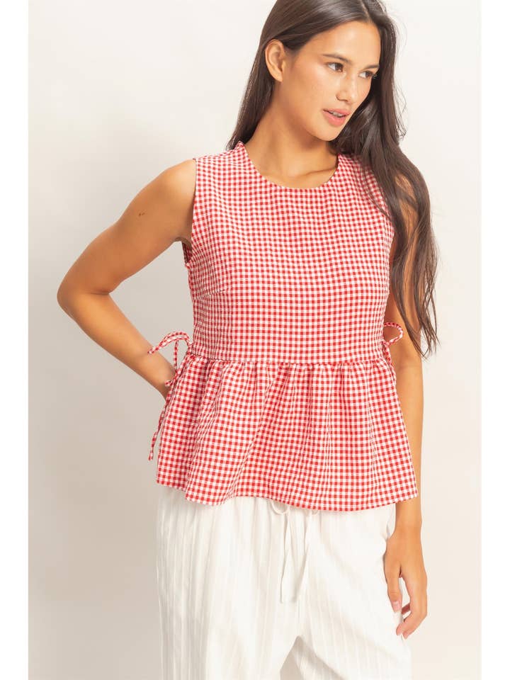 Haut à basque sans manches en vichy avec liens latéraux pour la vente par HYFVE