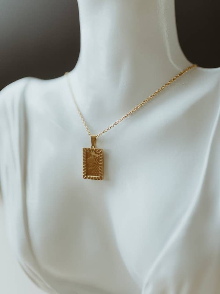 Solvedhæng for engroshandel hos MoonFire