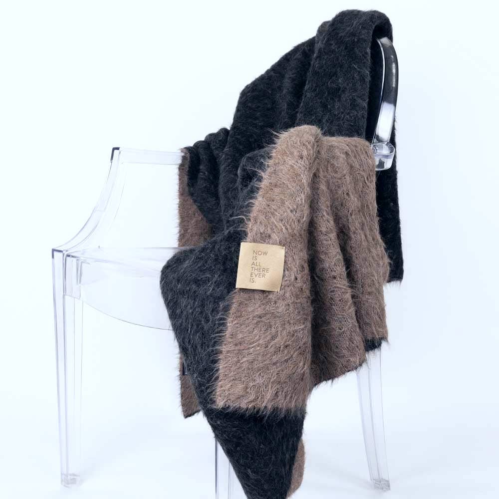 BIG LOViE - Wholesale Throw Blanket - Suri Collection24