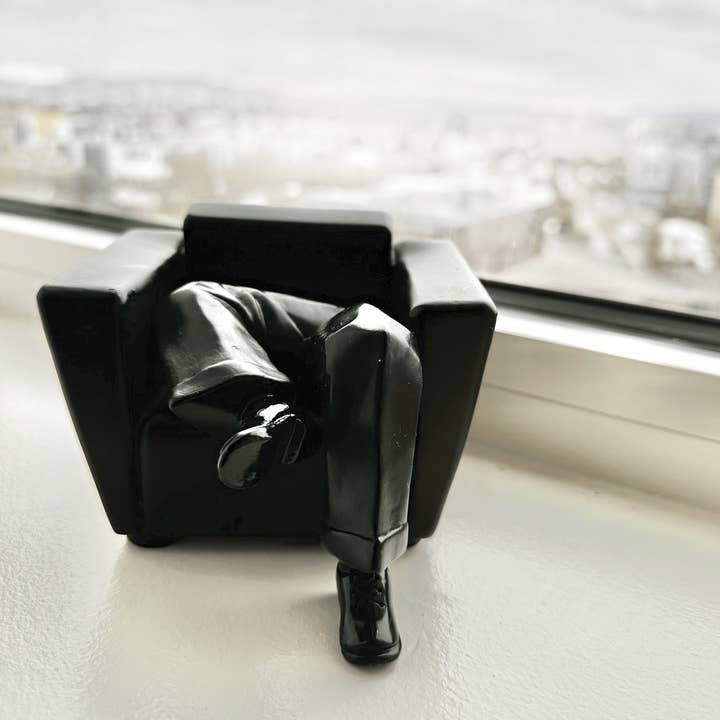 Elements2 Design - Wholesale Decorative Figurine - Re•pose He Sculpture – Black Posable Desktop Art Figure3