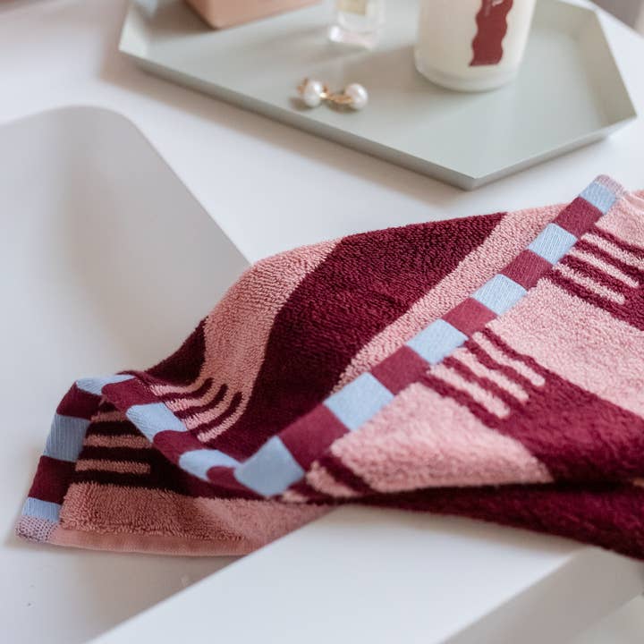TBCo - Wholesale Bath Towel - Cotton Towels in Pink Stripe