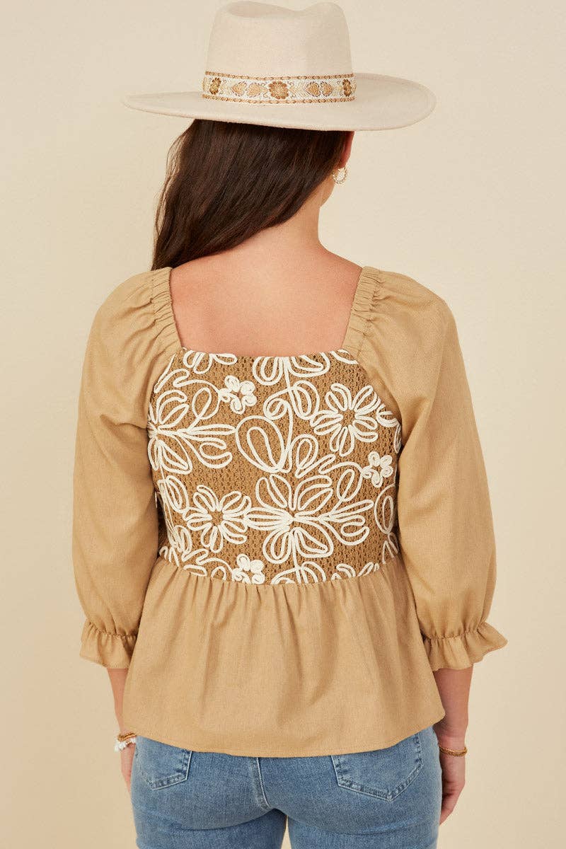 Beige Kvinders blomsterbroderet mix media peplum top for engroshandel på Faire4