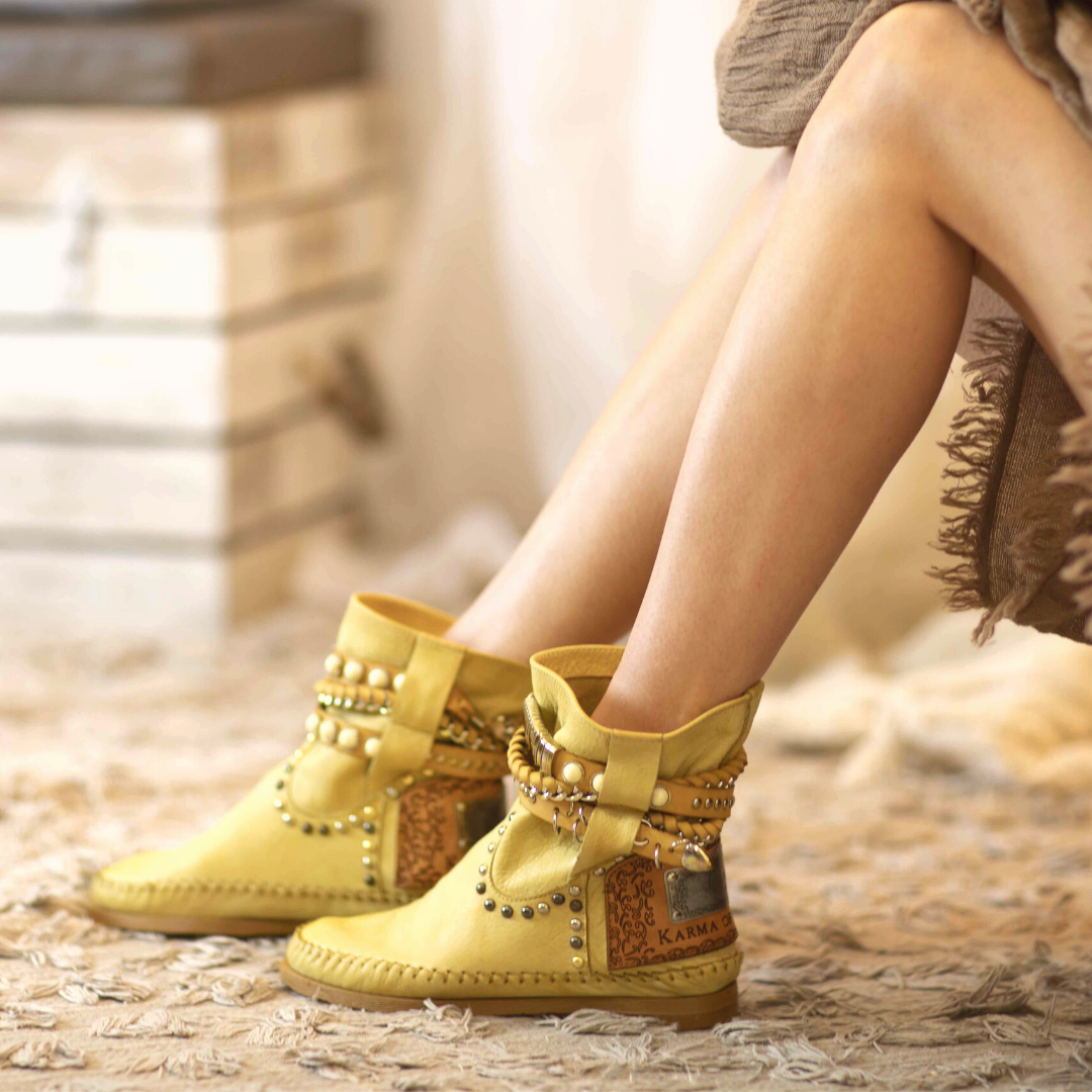 Karma of Charme - Venta al por mayor Botines - Mujer - Botines Stra2 Queen teñidos a mano con correas ajustables y piedras9