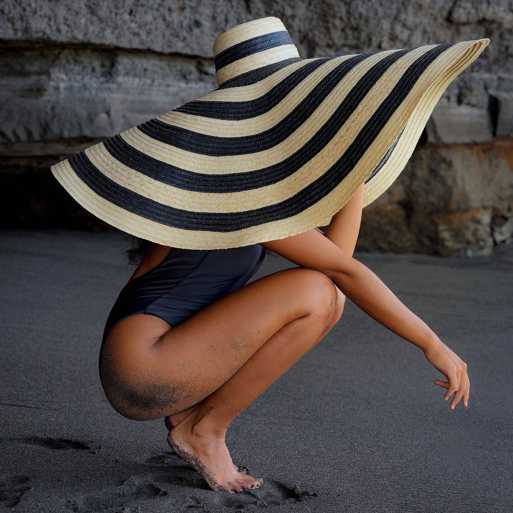 Brunna Co - Wholesale Straw Hat - Women's - SOLANA Oversized Striped Straw Hat in Black & Natural2