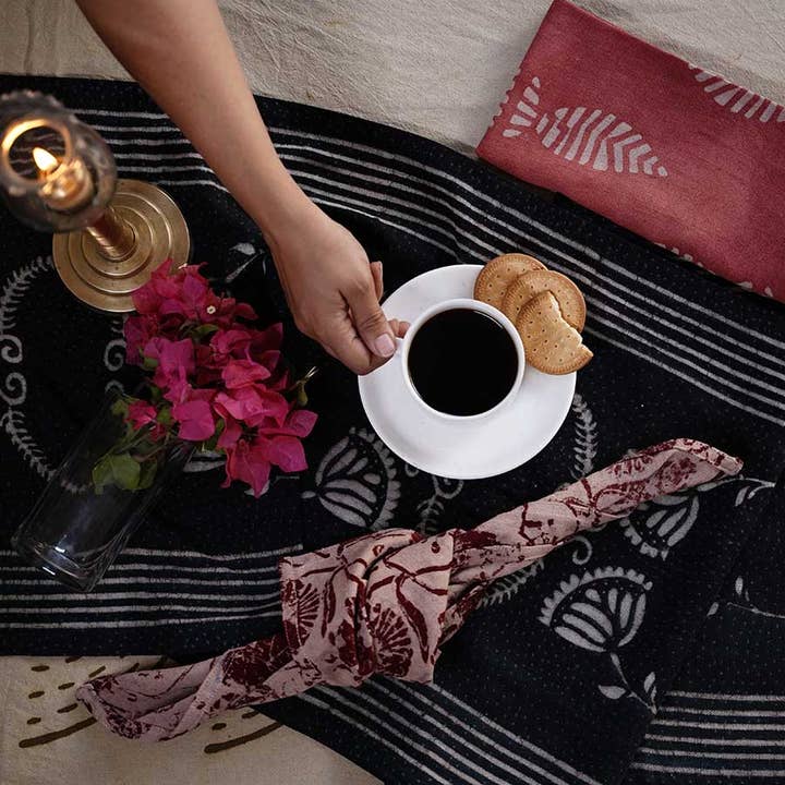 Ichcha - Wholesale Table Runner - Black & White Table Linens Cotton Table Runner - Danya1