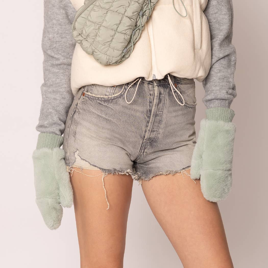 Fashion City - Wholesale Mittens - Women's - Solid Faux Fur Mittens1