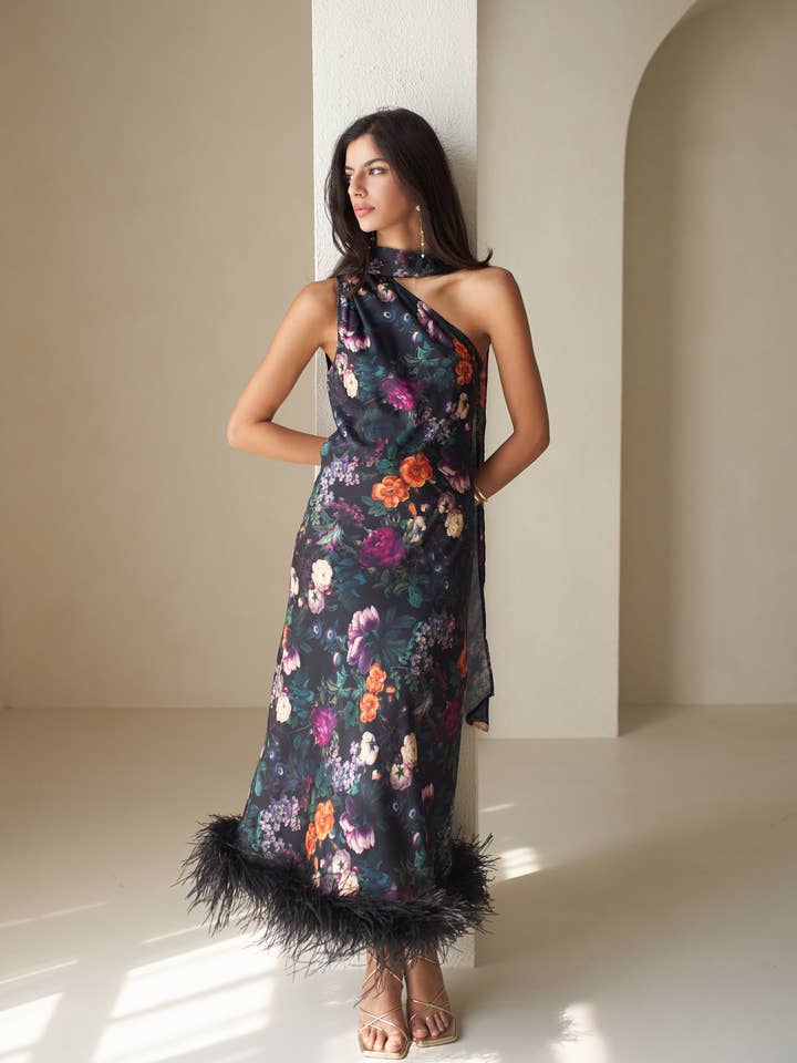 Robe Maxi Soyeuse à Une Manche Liya Cannes pour la vente par Vasiliki Atelier