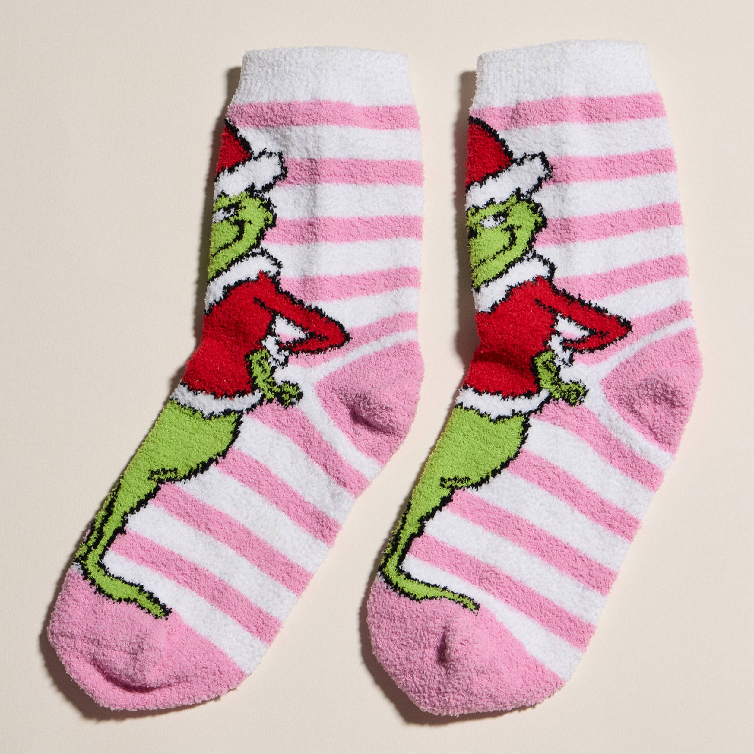 Hana - Wholesale Socks - Women's - Christmas Theme Printing Winter Fuzzy Cozy Socks (4 Pairs)2