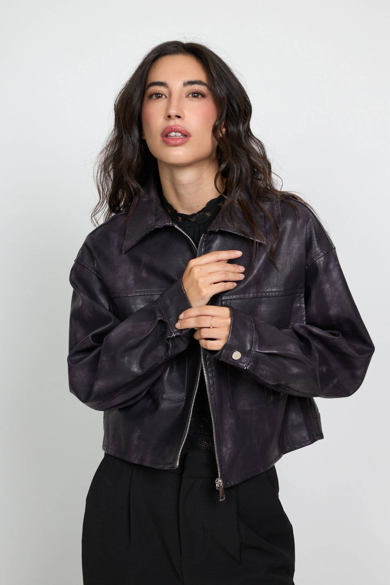 SWEET MAGIC MODA Y COMPLEMENTOS - Wholesale Leather Jacket - Women's - FAUX LEATHER JACKET WITH POCKETS4