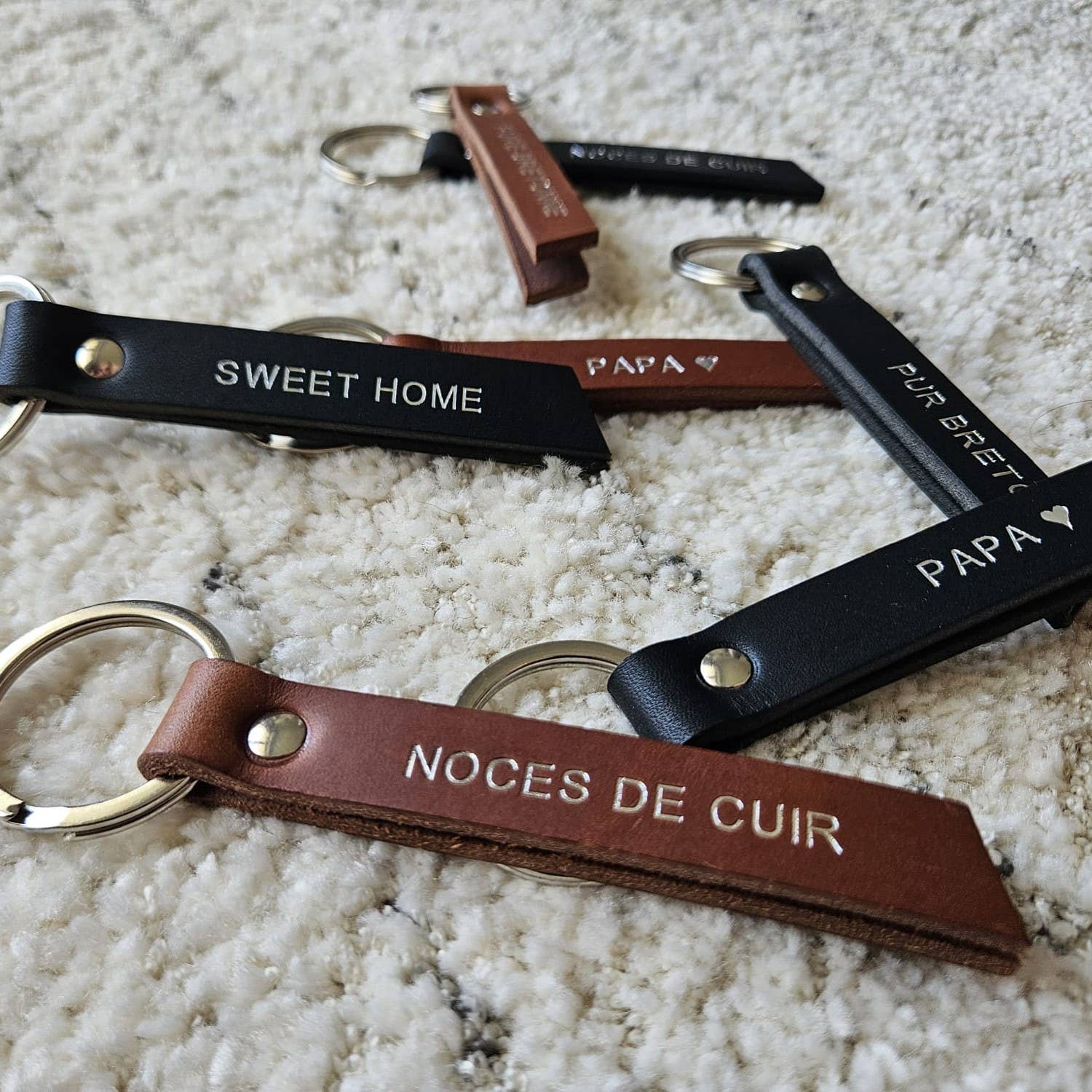Boulevard des Tanneurs – wholesale Keychain – Unisex – Long leather keychain with customizable message0