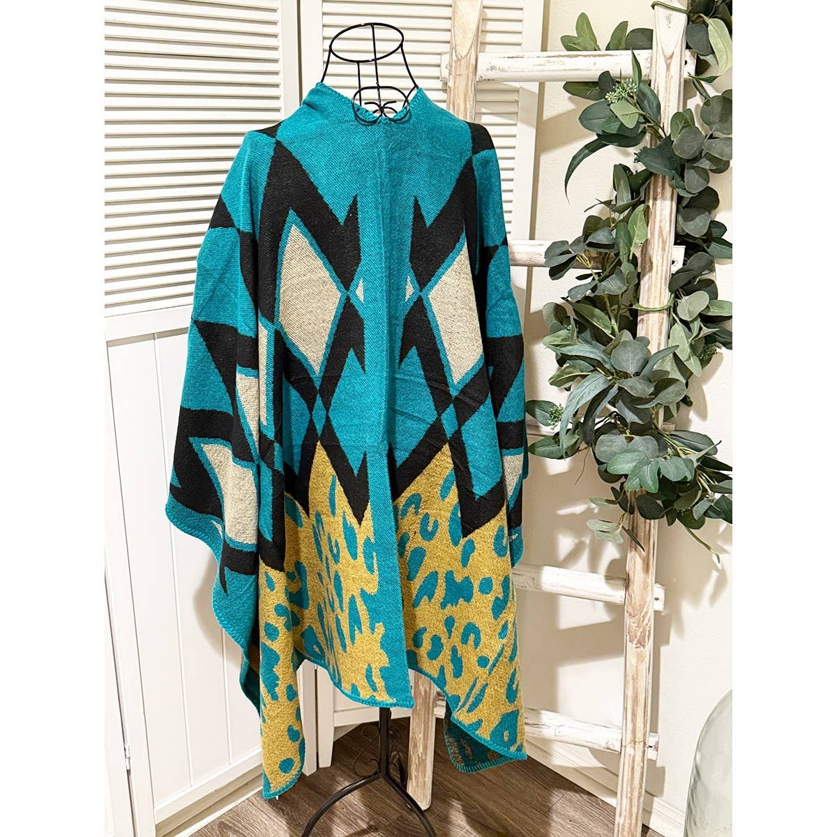 Love and Repeat - Wholesale Poncho - Women's - Leopard Mixed Pattern Cozy Poncho6