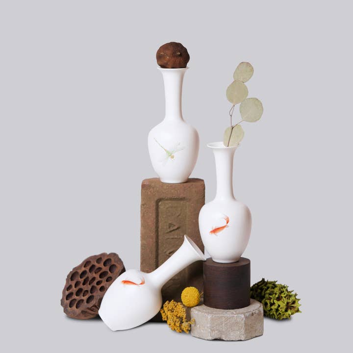 Hand Painted Porcelain Mini Lotus Vase for wholesale by Middle Kingdom