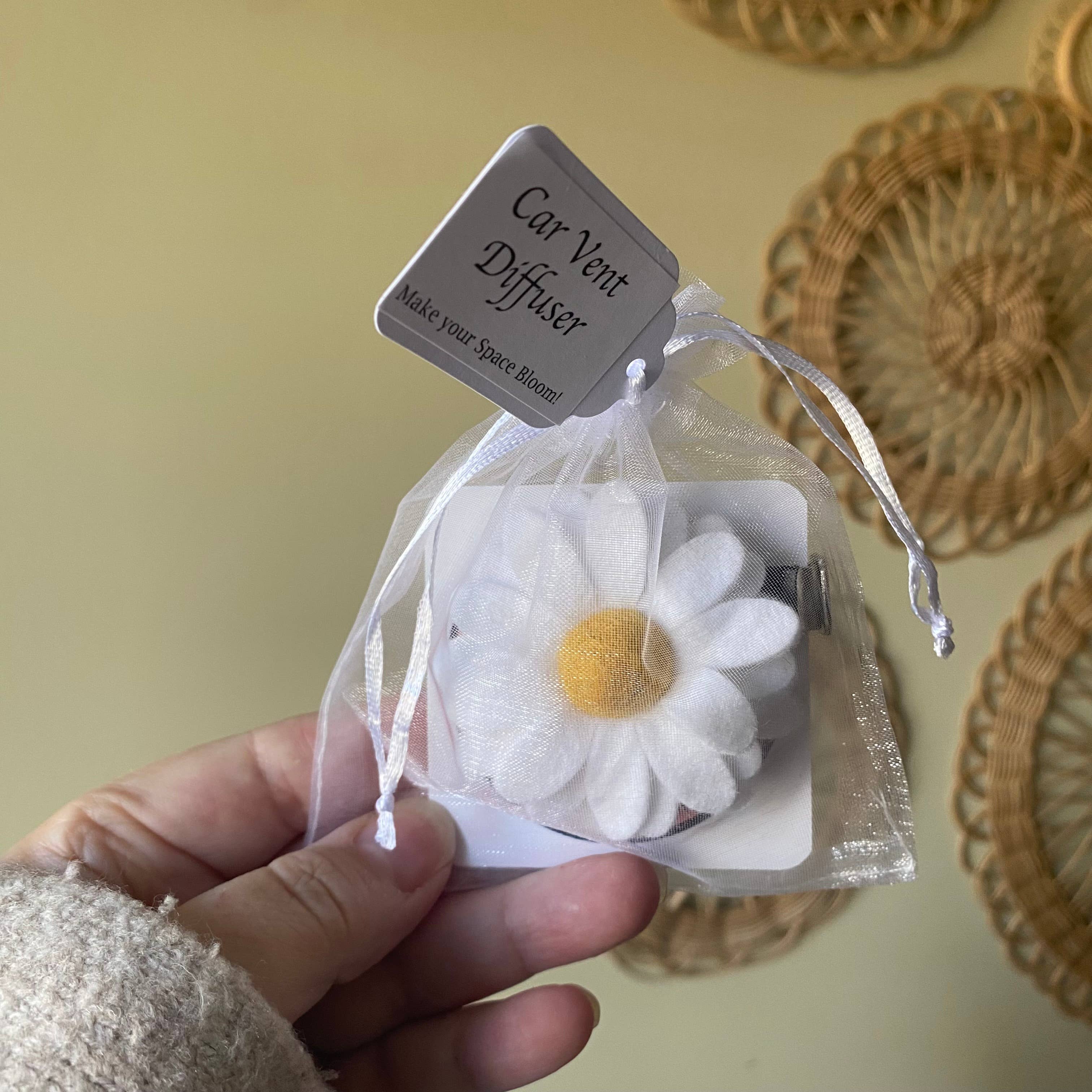 ForgetBKnot - Vente Désodorisant pour voiture – unisexe - Diffuseur d'huiles essentielles pour voiture en feutre avec marguerite2