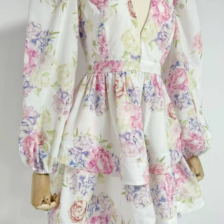 Productseeker - Wholesale Dress - Women's - DR438 V-Neck Lantern Sleeve Floral Print Short Dress8