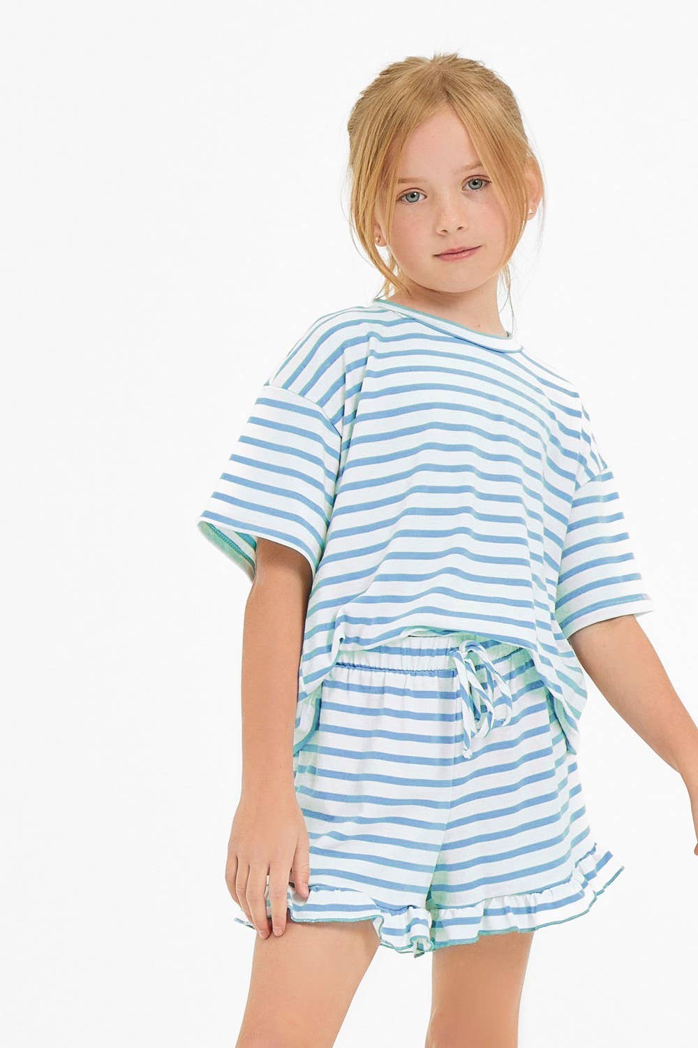 Good Girl – Großhandel Top- & Shorts-Set – Kinder – Gestreiftes Crop-Top und Rüschen-Shorts-Set2