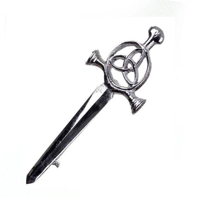 Spilla celtica con anello e nodo per la vendita all'ingrosso da parte di The Scotland Kilt Company