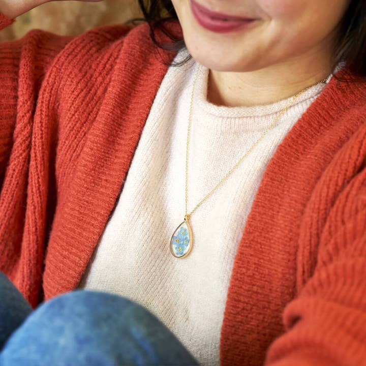 Lucent Studios Ltd - Wholesale Pendant/Charm Necklace - Real Pressed Flower Teardrop Pendant Necklace3
