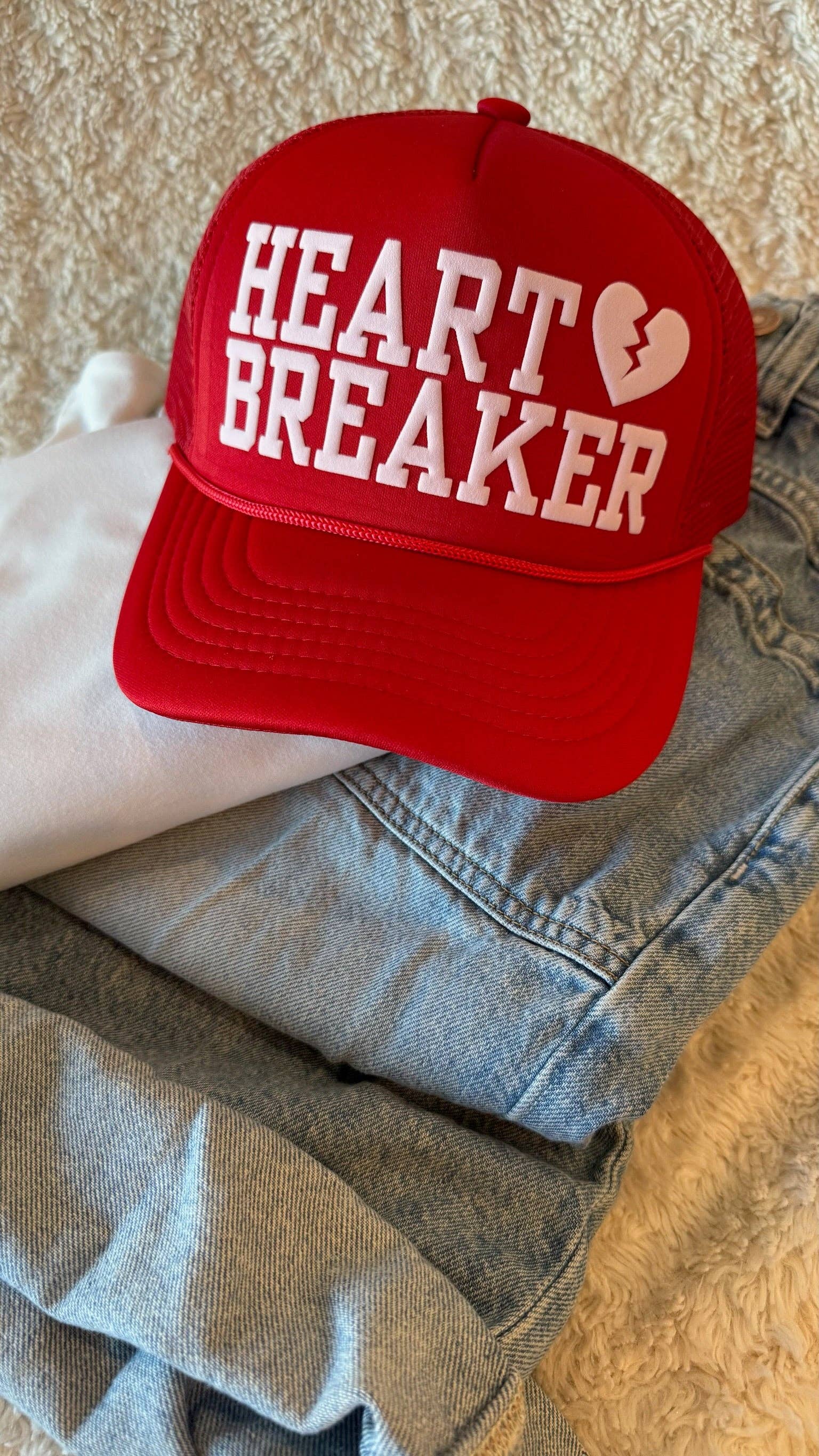 Malibu and Mint – wholesale Truckerkeps – Dam – Hjärtekrossare Röd Alla hjärtans dag-hatt1