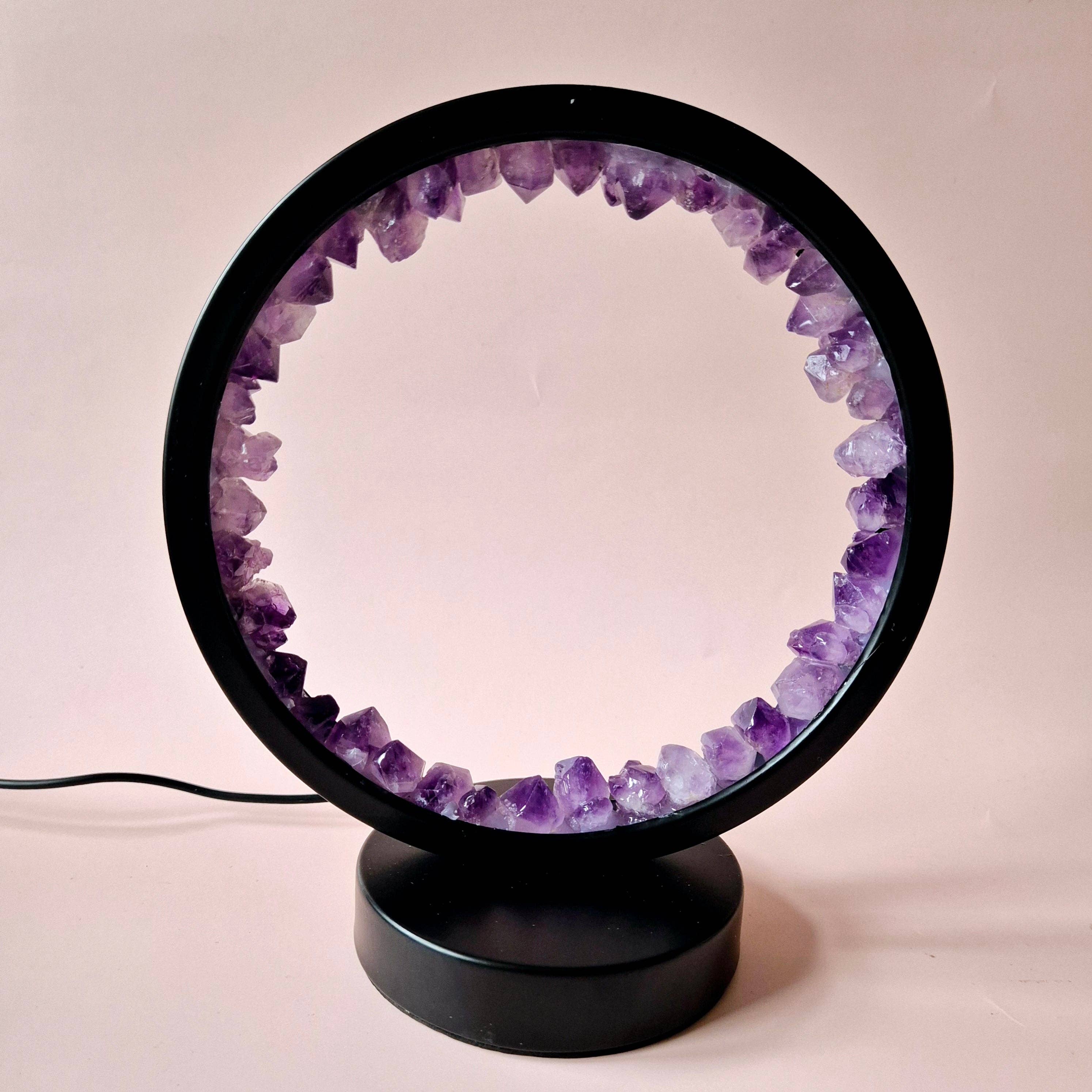 Moonlight Gemstones - Vente Lampes d'appoint/de bureau - Lampe en pierre précieuse ronde en améthyste – Différents modes - Inclus avec connexion USB0