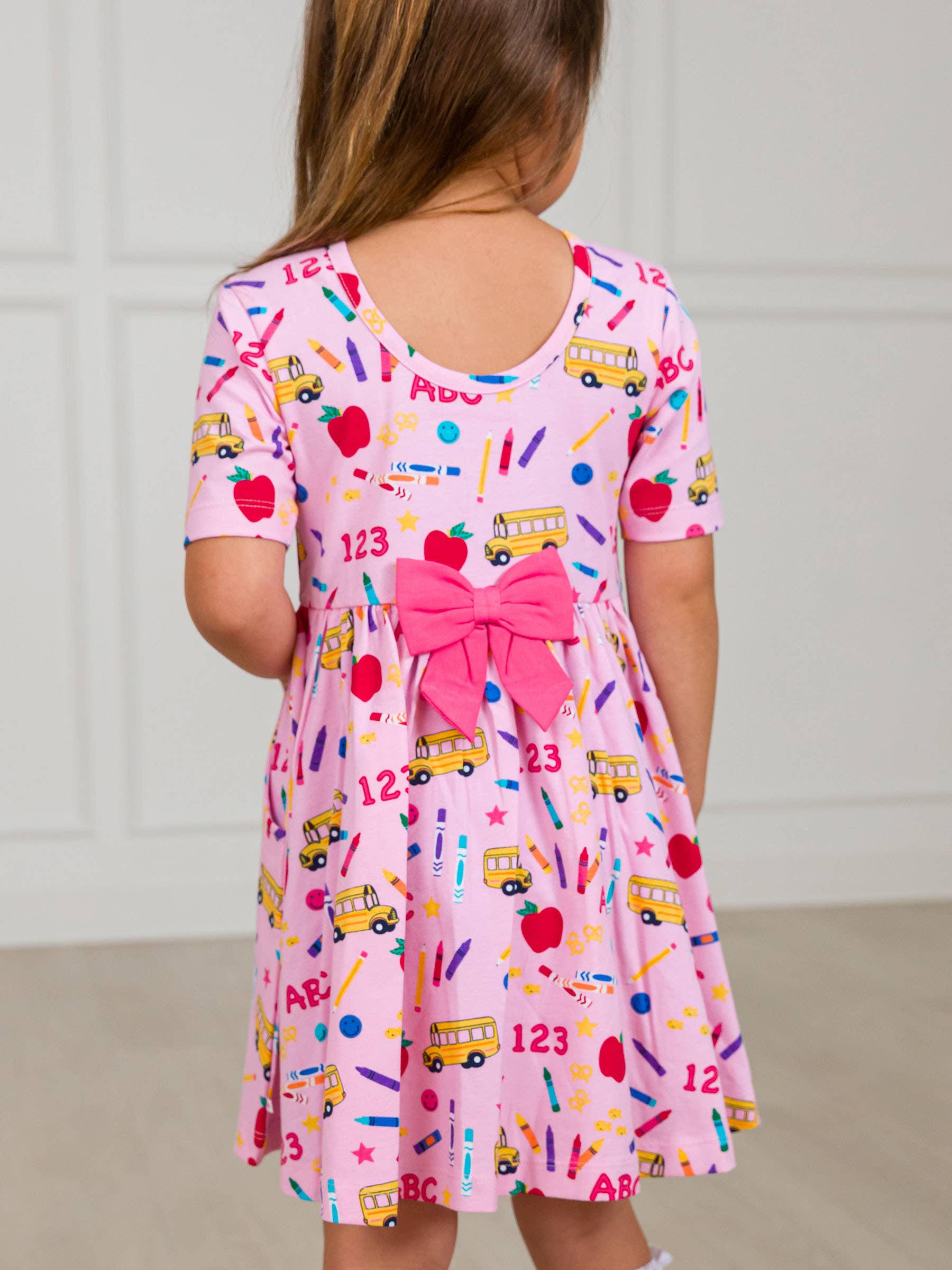 Lyserød Pigers lyserøde skolehus kortærmet strikket snurrekjole for engroshandel på Faire2