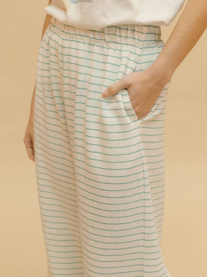 PAN Producto Básico - Wholesale Coat - Women's - White pants with green stripes2