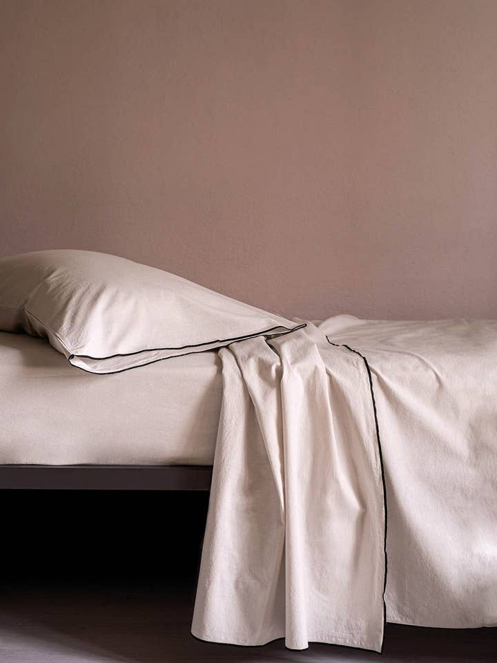 Black Feather Sheet Set, Single: 90 x 200 for wholesale by Tessitura Govi