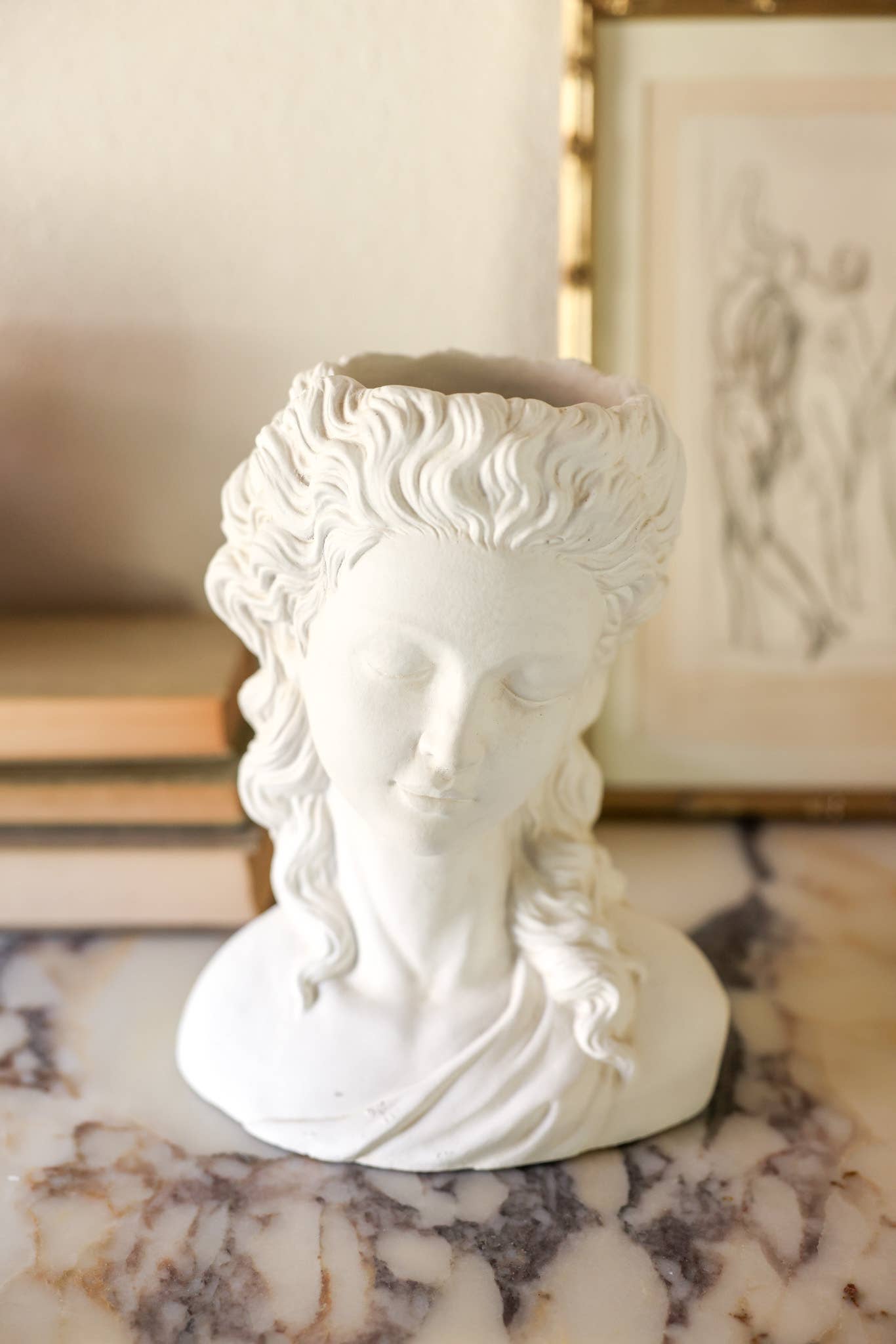 Flora Bunda Inc - Wholesale Plantenpot - Cementplanter voor meisjes van 10,75 „H met krullend haar4