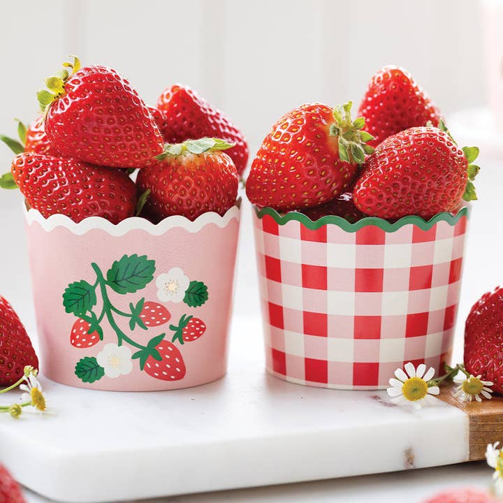My Mind’s Eye – wholesale Cupcake/muffin liner – PLCC2072x - Strawberry Gingham Baking Cup