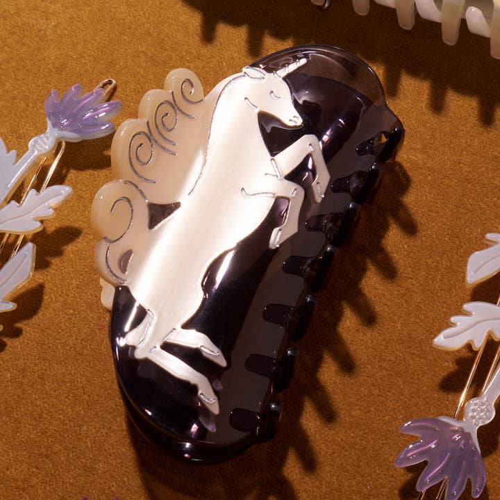 WINONA IRENE - Wholesale Hair Clip - Women's - Unicorn Horse Women's Hair Claw Clip Cream and Navy Acetate