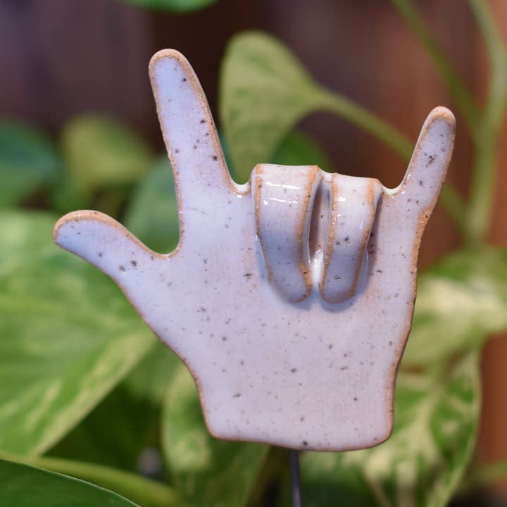 Mud & Maker - Wholesale Garden/lawn stake - Plant Buddies - Love You Hands0