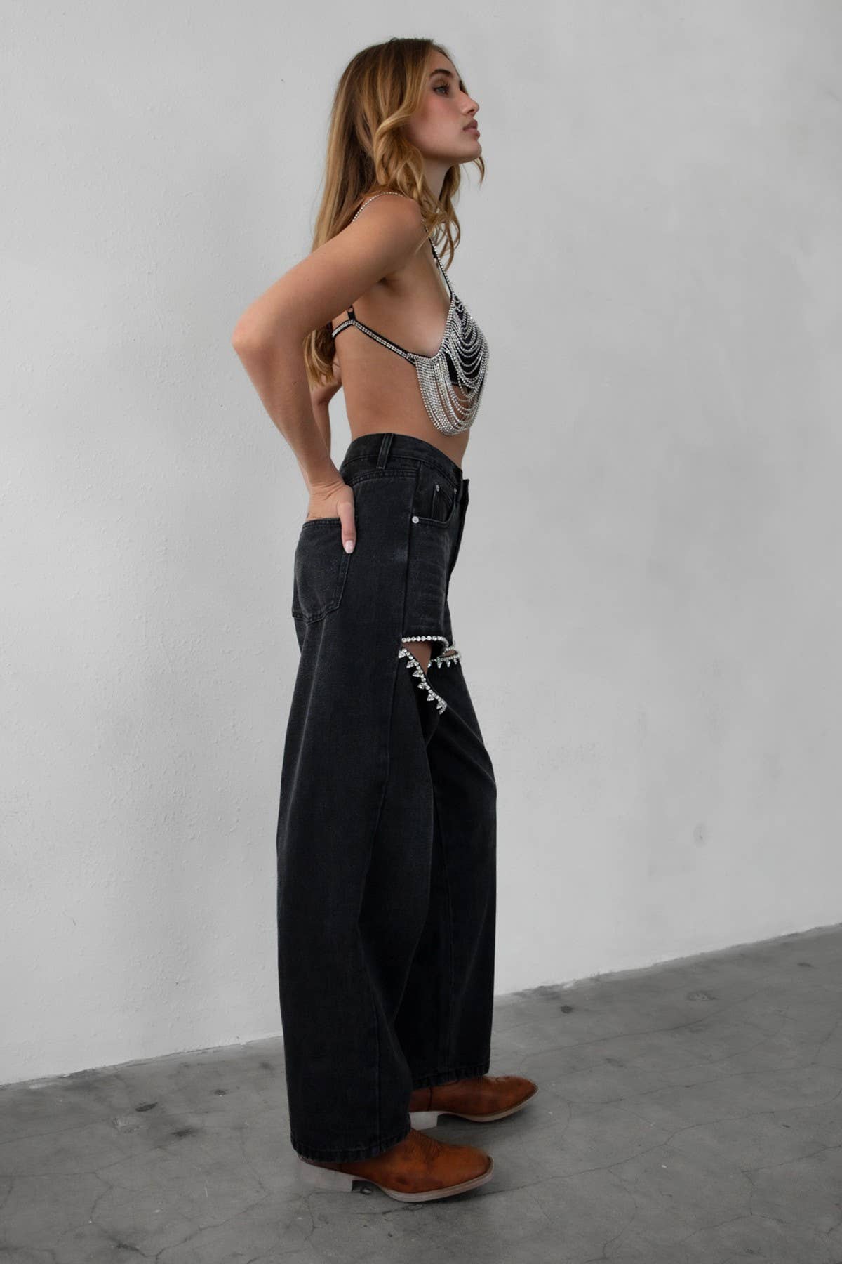 Noir Jean noir en denim mi-hauteur KELSEY orné de strass en vente sur Faire3