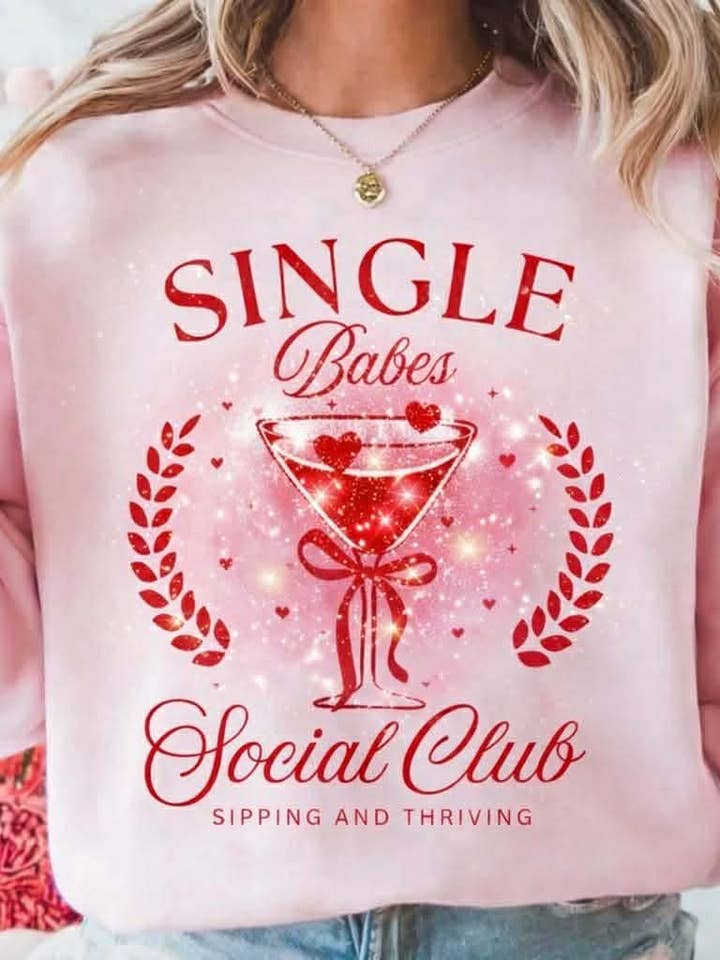 Single Babes Social Club Sweatshirt | Pink Graphic for engroshandel hos Chics Dig It