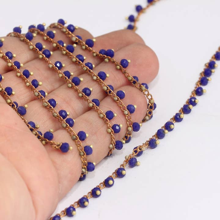 Chaîne de chapelet perlée en laiton brut 3mm avec cristal bleu, KPT25-1 pour la vente par QueenJewelryM