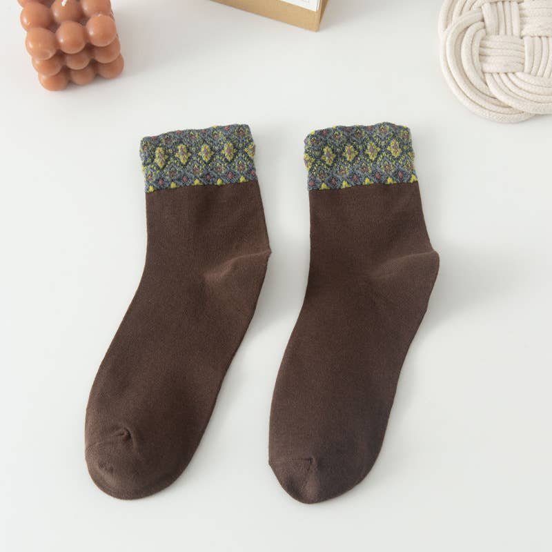 Tourtiwi – Engroshandel Strømper - Dame – Kvinders retro farveblokkerede blomstrede enkle mellemstrømper2