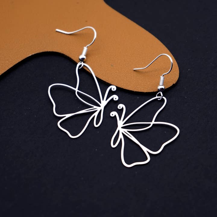 Roestvrijstalen Vlinder Oorbellen – Elegantie in Vlucht voor wholesale door HappyJewelrySupplies